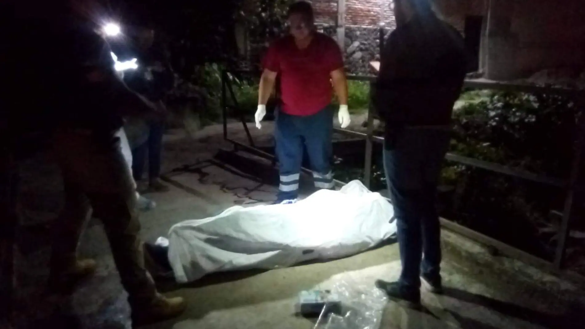 el cuerpo fue llevado por el servicio medioco forense 1 okok